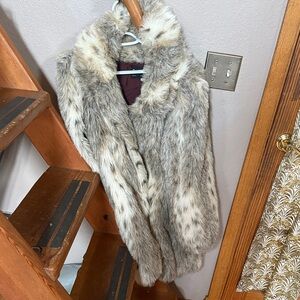 Faux Fur coat in Gray and Cream